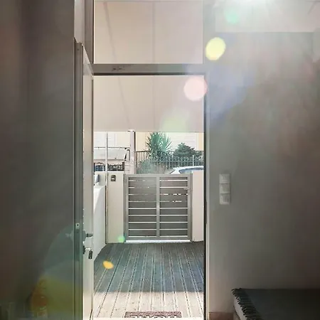 Spacious Apartment-600m From The Subway Apartament