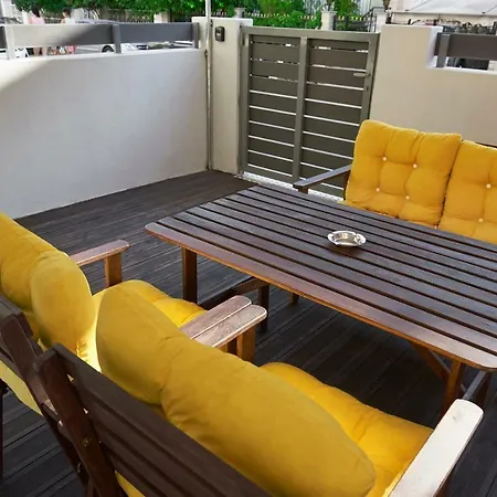 Apartament Spacious Apartment-600m From The Subway *