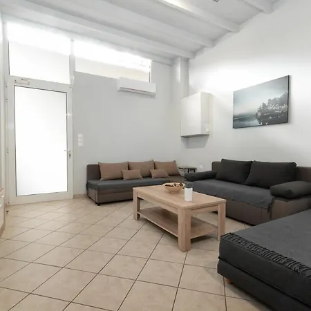 Apartament Spacious Apartment-600m From The Subway *