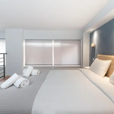 Spacious Apartment-600m From The Subway Apartament