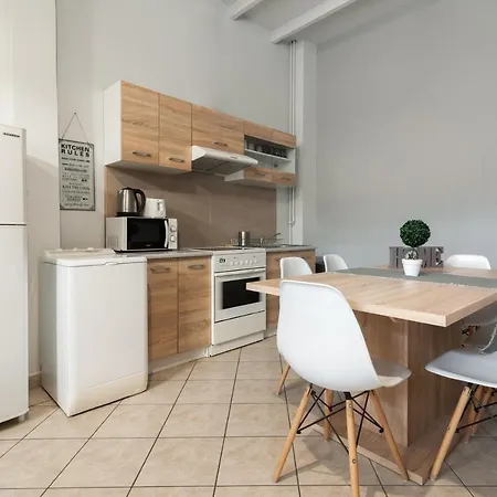 Apartament Spacious Apartment-600m From The Subway *